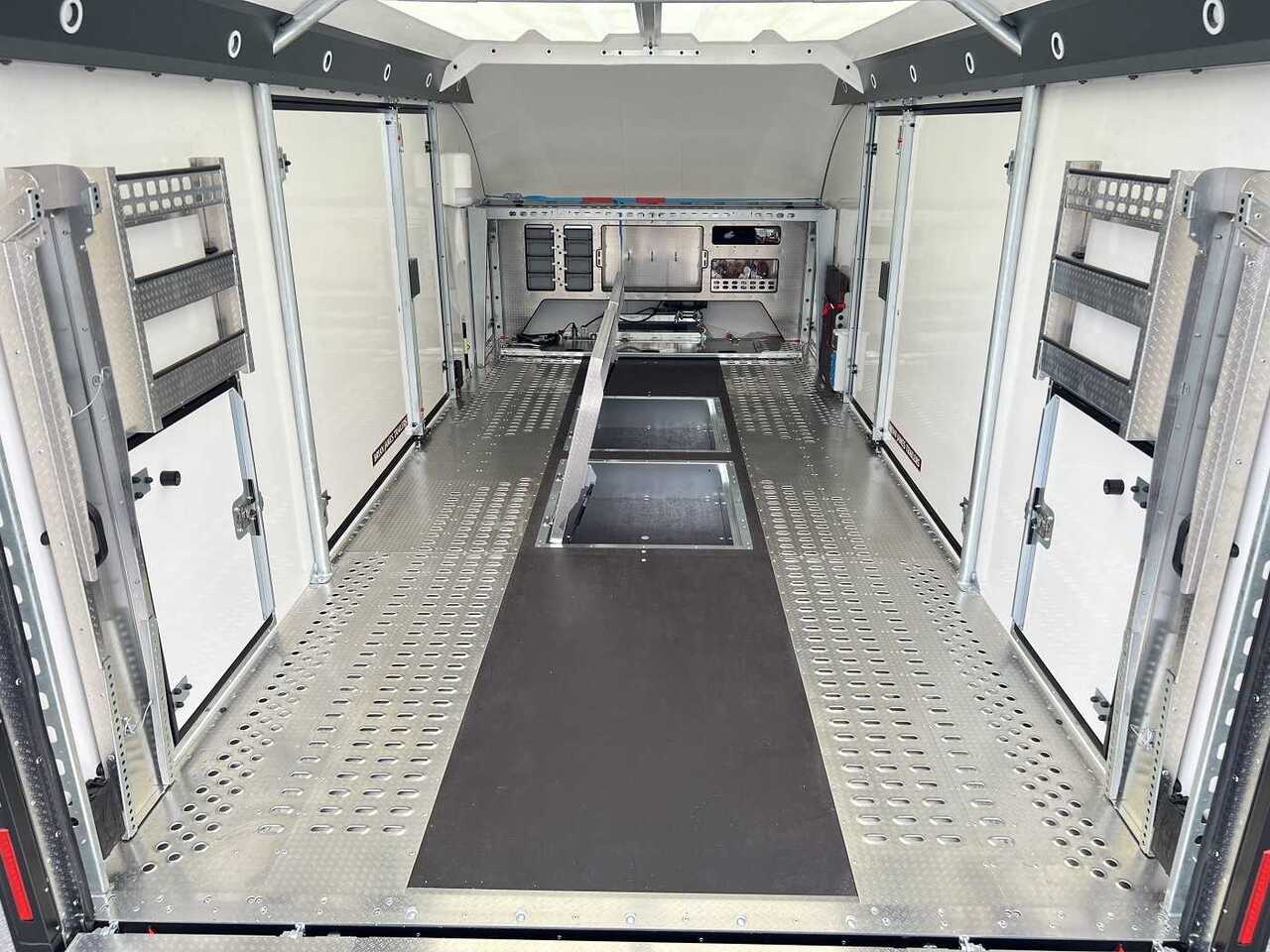 New Autotransporter trailer BRIAN_JAMES Race Transporter 6 3-Achser geschlossen: picture 11