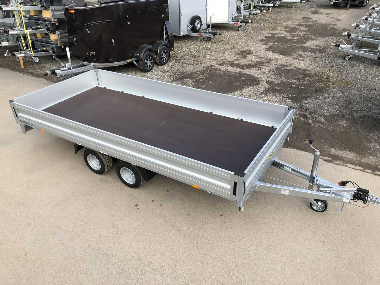 HUMBAUR HN 254118 Hochlader - Dropside/ Flatbed trailer: picture 2 HUMBAUR HN 254118 Hochlader - Dropside/ Flatbed trailer: picture 2