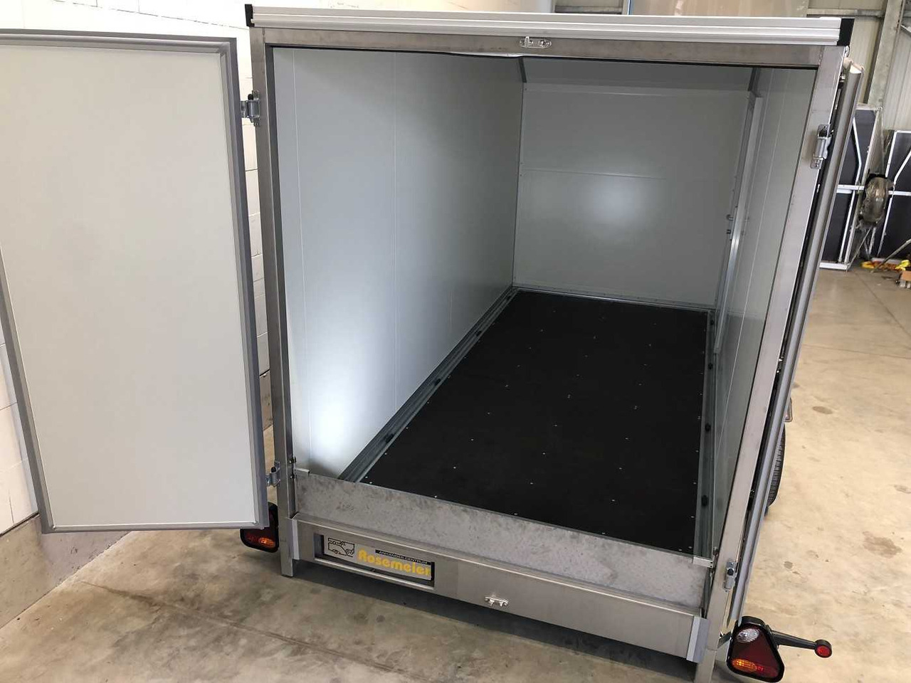 New Closed box trailer VEZEKO Husky FB K 35.40 SP EP Tür Kofferanhänger Absenker: picture 14 New Closed box trailer VEZEKO Husky FB K 35.40 SP EP Tür Kofferanhänger Absenker: picture 14