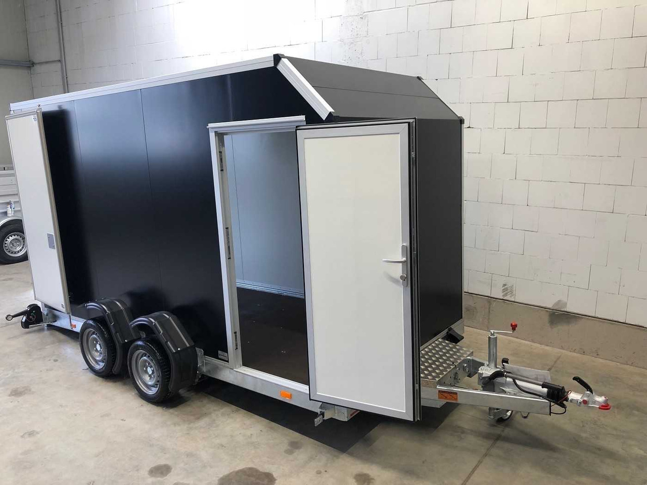 New Closed box trailer VEZEKO Husky FB K 35.40 SP EP Tür Kofferanhänger Absenker: picture 9 New Closed box trailer VEZEKO Husky FB K 35.40 SP EP Tür Kofferanhänger Absenker: picture 9