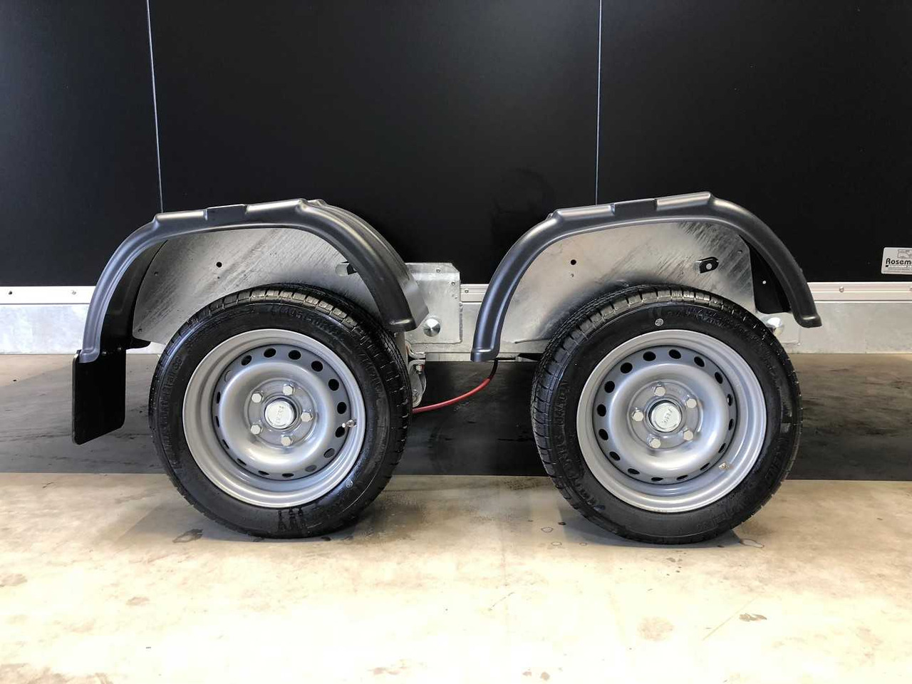 New Closed box trailer VEZEKO Husky FB K 35.40 SP EP Tür Kofferanhänger Absenker: picture 25 New Closed box trailer VEZEKO Husky FB K 35.40 SP EP Tür Kofferanhänger Absenker: picture 25