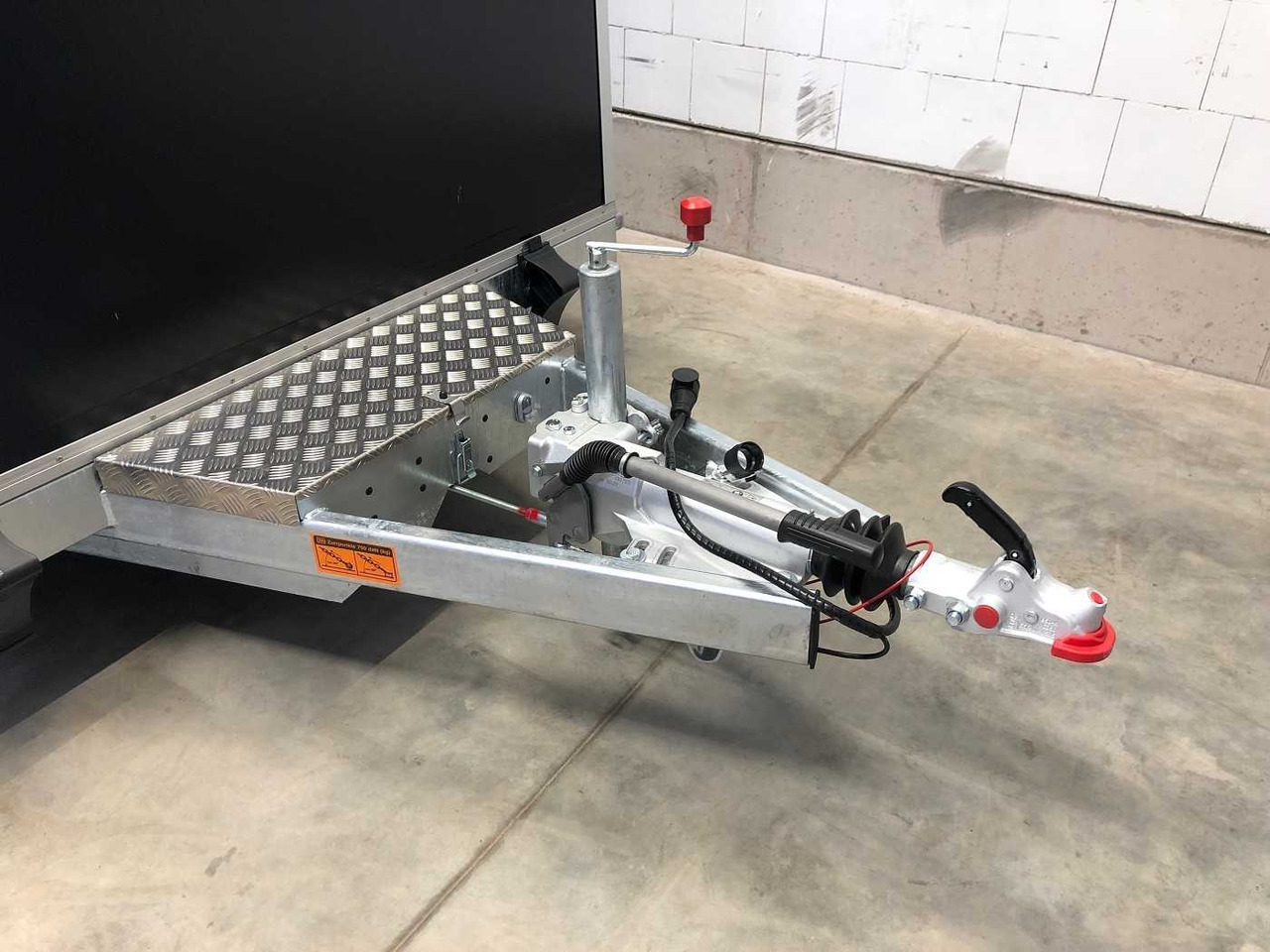 New Closed box trailer VEZEKO Husky FB K 35.40 SP EP Tür Kofferanhänger Absenker: picture 15 New Closed box trailer VEZEKO Husky FB K 35.40 SP EP Tür Kofferanhänger Absenker: picture 15