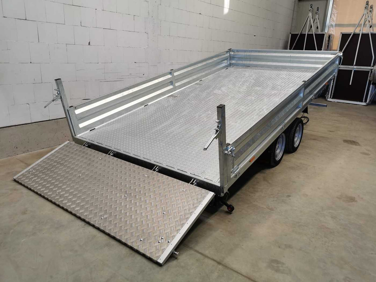 VEZEKO Juki 35.3 Multi Stahl Multidreiseitenkipper - Tipper trailer: picture 2 VEZEKO Juki 35.3 Multi Stahl Multidreiseitenkipper - Tipper trailer: picture 2