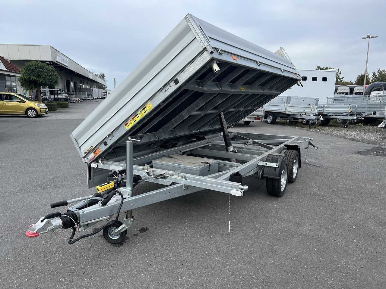 VEZEKO Juki 35.4 Multi Multidreiseitenkipper - Tipper trailer: picture 4 VEZEKO Juki 35.4 Multi Multidreiseitenkipper - Tipper trailer: picture 4