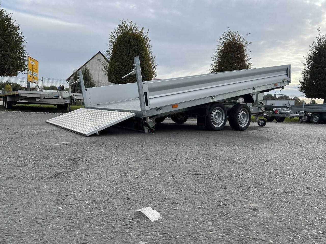 VEZEKO Juki 35.4 Multi Multidreiseitenkipper - Tipper trailer: picture 3 VEZEKO Juki 35.4 Multi Multidreiseitenkipper - Tipper trailer: picture 3
