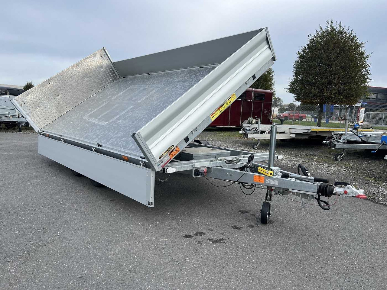 VEZEKO Juki 35.4 Multi Multidreiseitenkipper - Tipper trailer: picture 2 VEZEKO Juki 35.4 Multi Multidreiseitenkipper - Tipper trailer: picture 2