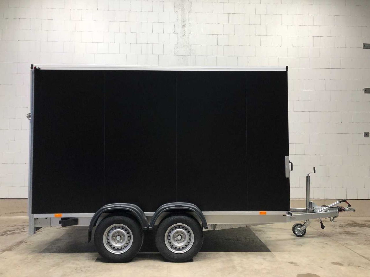 VEZEKO TK C 27.35 Rampe Kofferanhänger - Closed box trailer: picture 2 VEZEKO TK C 27.35 Rampe Kofferanhänger - Closed box trailer: picture 2