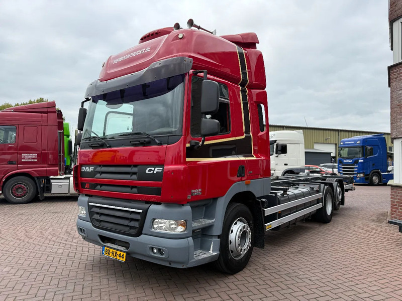 DAF CF 85 CF85-360 6X2 Spacecab Euro5 / Lift axle / Holland Truck - Cab chassis truck: picture 2 DAF CF 85 CF85-360 6X2 Spacecab Euro5 / Lift axle / Holland Truck - Cab chassis truck: picture 2