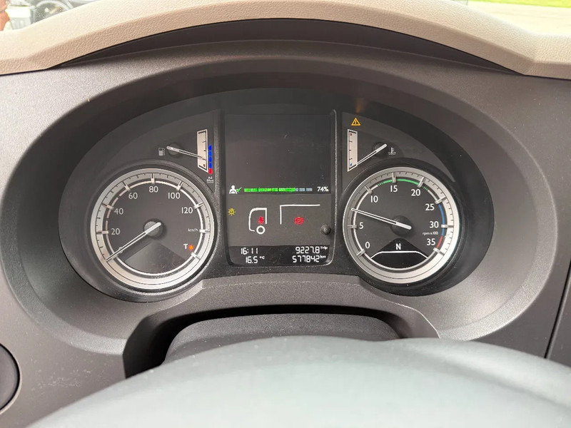 DAF LF 210 LF210 4X2 / Slaapcabine / 11.990KG / D'hollandia 1.50KG / DAF dealer onderhoud - Box truck: picture 4 DAF LF 210 LF210 4X2 / Slaapcabine / 11.990KG / D'hollandia 1.50KG / DAF dealer onderhoud - Box truck: picture 4