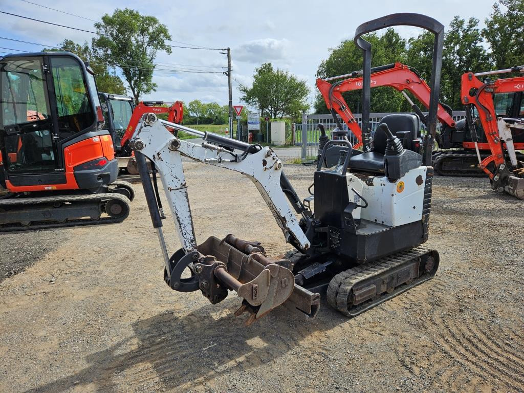 BOBCAT E 10 - Mini excavator: picture 1 BOBCAT E 10 - Mini excavator: picture 1