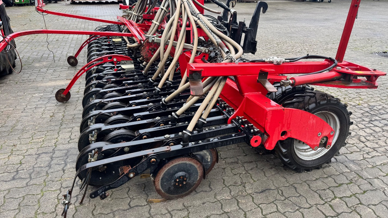 Horsch Pronto 6AS mit Säschiene Maistro 8RC - Seed drill: picture 2 Horsch Pronto 6AS mit Säschiene Maistro 8RC - Seed drill: picture 2