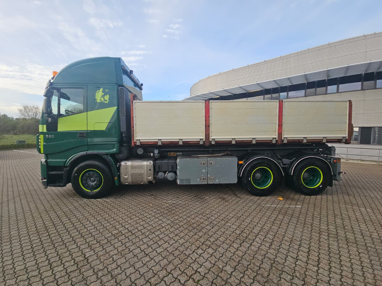 Container transporter/ Swap body truck Iveco Stralis 560 6x4: picture 14