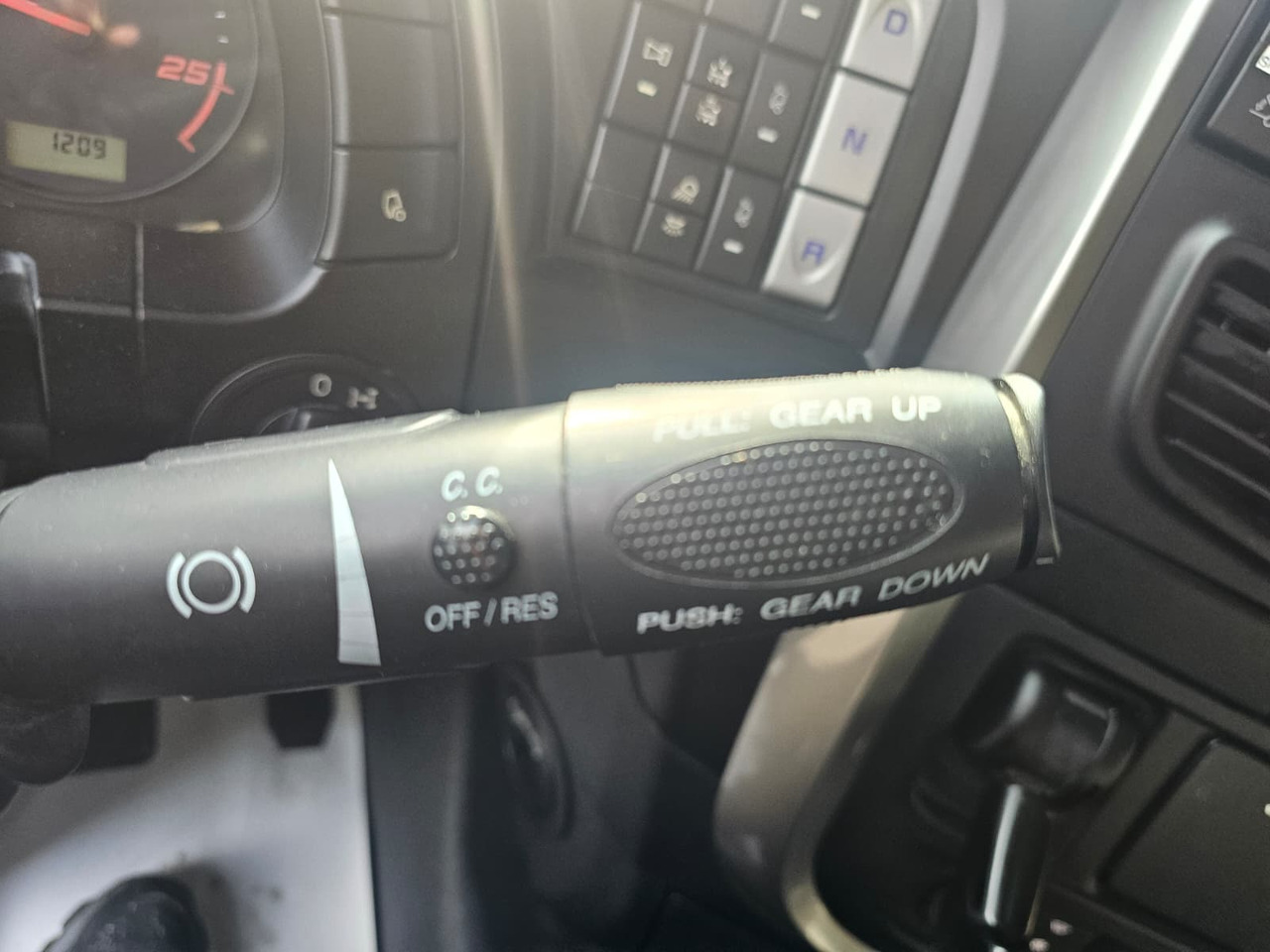 Container transporter/ Swap body truck Iveco Stralis 560 6x4: picture 23