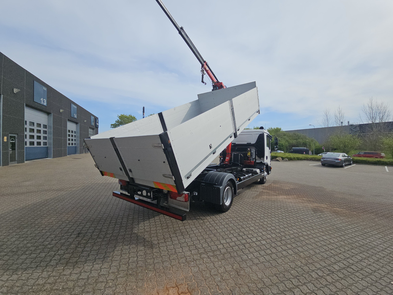 MAN TGL 10.220 - Tipper, Crane truck: picture 4 MAN TGL 10.220 - Tipper, Crane truck: picture 4