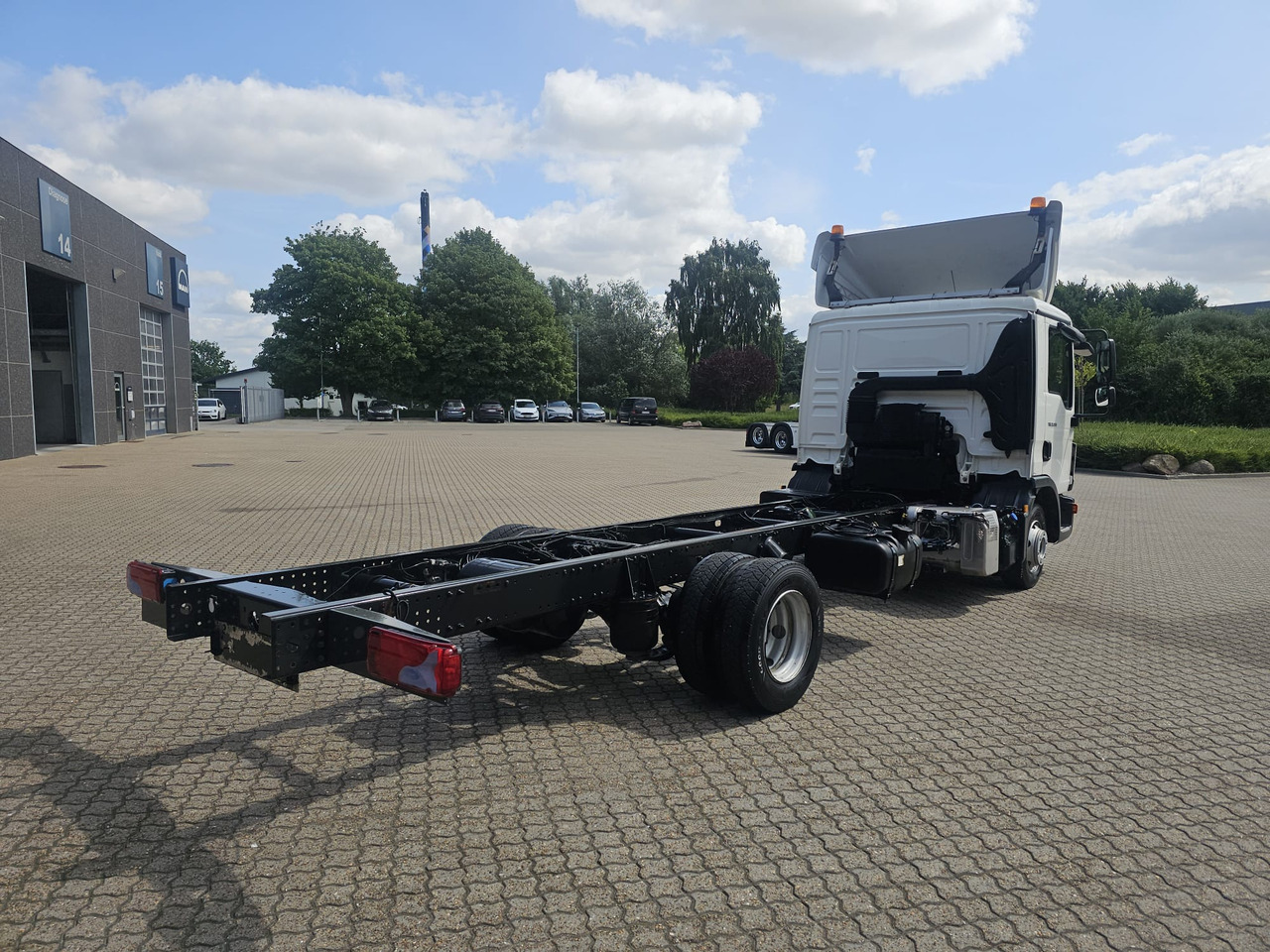 MAN TGL 8.190 - Cab chassis truck: picture 4 MAN TGL 8.190 - Cab chassis truck: picture 4