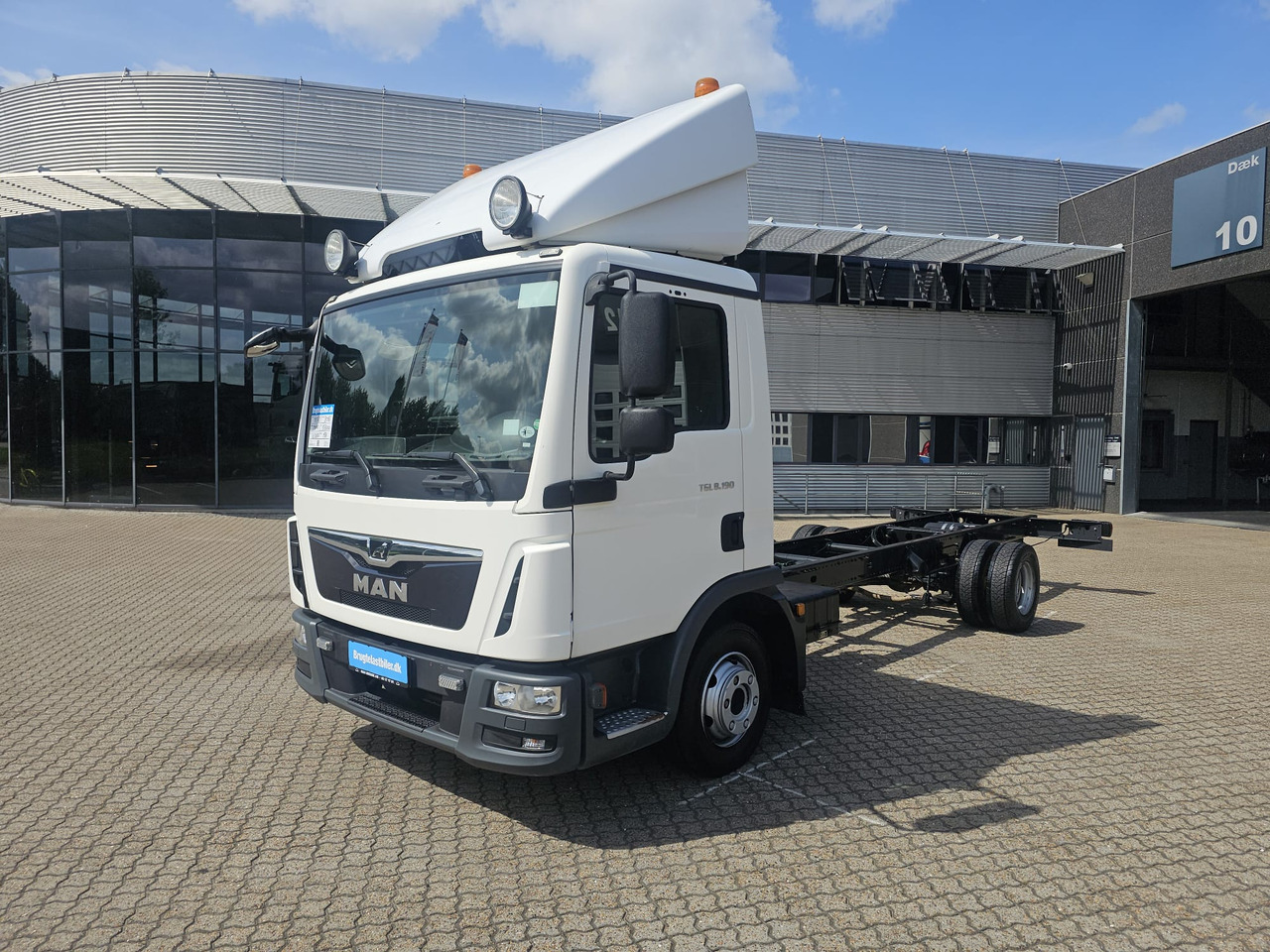 MAN TGL 8.190 - Cab chassis truck: picture 1 MAN TGL 8.190 - Cab chassis truck: picture 1