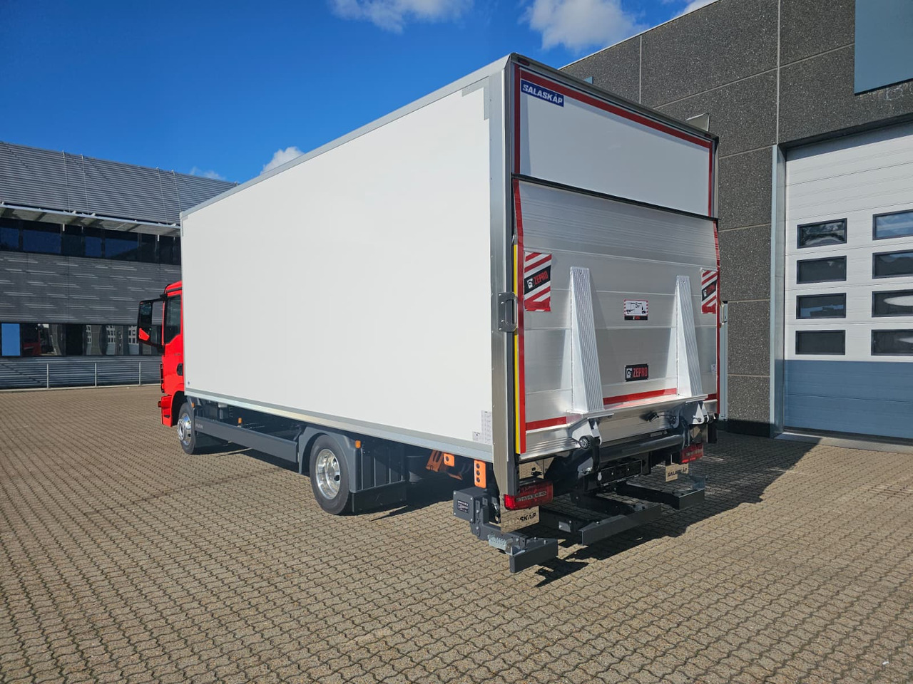 MAN TGL 8.220 - Box truck: picture 4 MAN TGL 8.220 - Box truck: picture 4