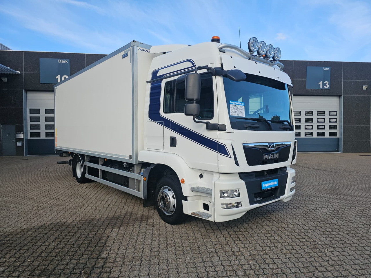 MAN TGM 15.290 - Box truck: picture 2 MAN TGM 15.290 - Box truck: picture 2
