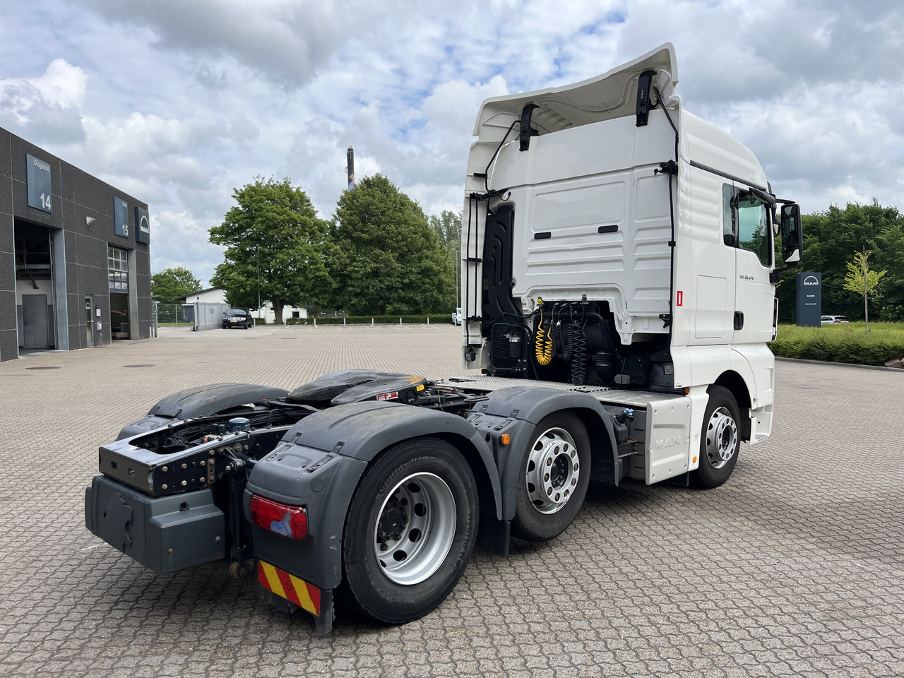 MAN TGX 26.470 6x2-2 - Tractor unit: picture 3 MAN TGX 26.470 6x2-2 - Tractor unit: picture 3