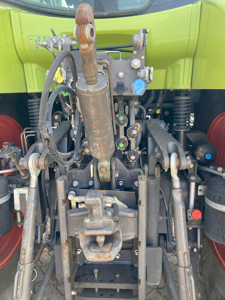 CLAAS Arion 650 CEBIS - Farm tractor: picture 4 CLAAS Arion 650 CEBIS - Farm tractor: picture 4