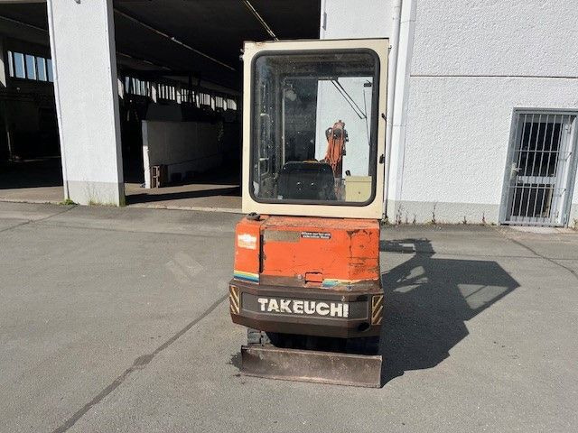 Mini excavator Takeuchi T B 15 A: picture 6