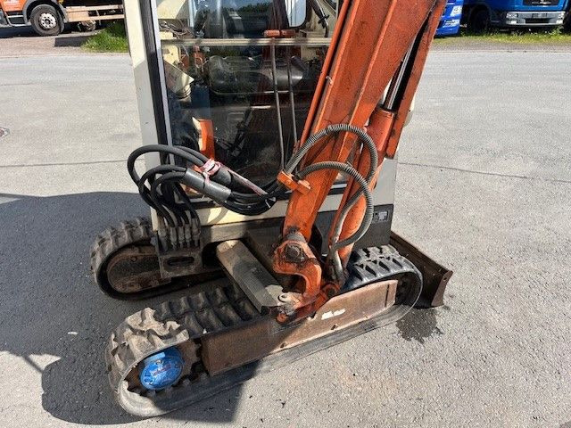 Mini excavator Takeuchi T B 15 A: picture 20