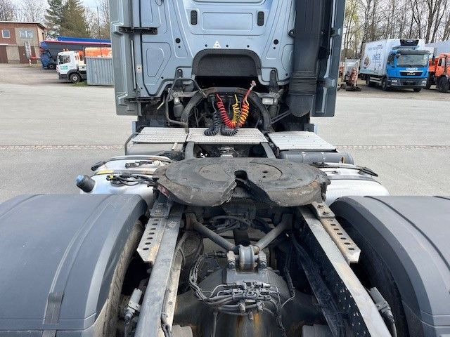 Tractor unit Mercedes-Benz Actros 4  MB 1943  SZM  Gefahrgutvorbereitung: picture 13 Tractor unit Mercedes-Benz Actros 4  MB 1943  SZM  Gefahrgutvorbereitung: picture 13