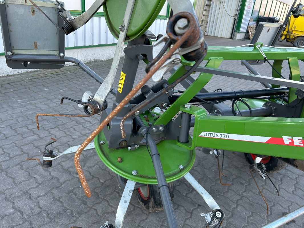 Fendt Lotus 770 - Tedder/ Rake: picture 2 Fendt Lotus 770 - Tedder/ Rake: picture 2