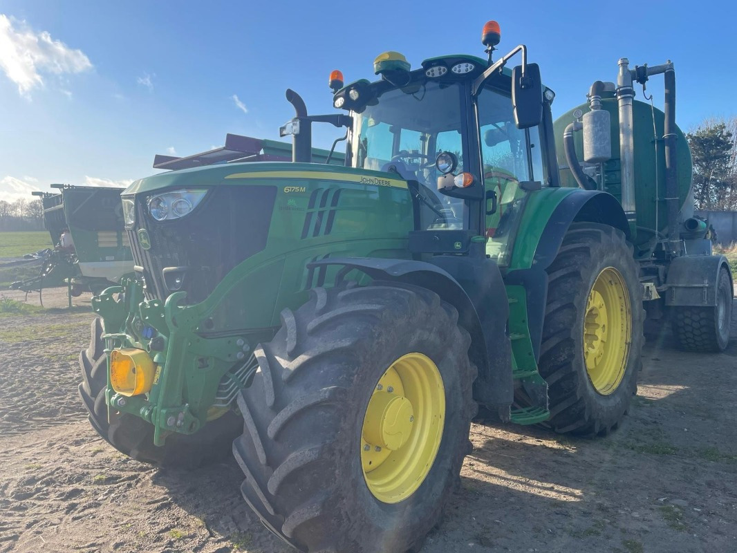 John Deere 6175M - Farm tractor: picture 1 John Deere 6175M - Farm tractor: picture 1
