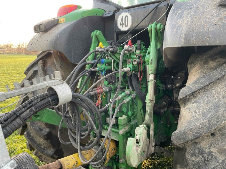 John Deere 6175M - Farm tractor: picture 2 John Deere 6175M - Farm tractor: picture 2