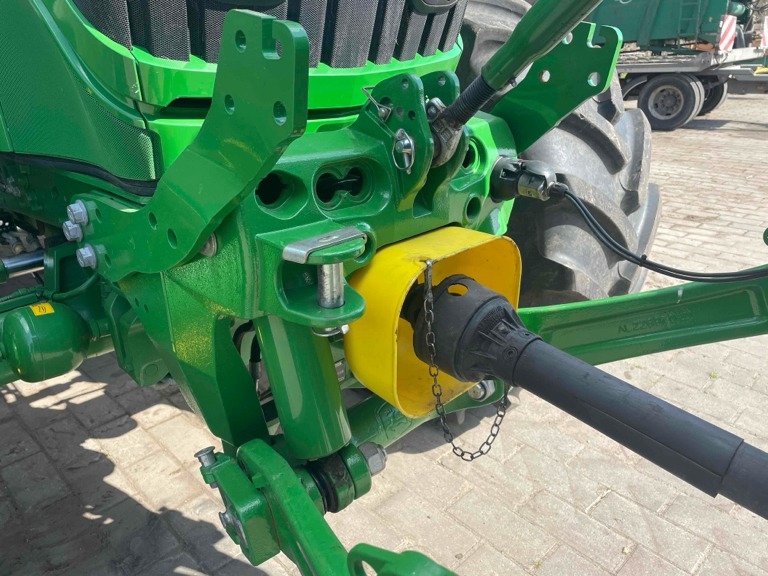 John Deere 6R 175 - Farm tractor: picture 5 John Deere 6R 175 - Farm tractor: picture 5