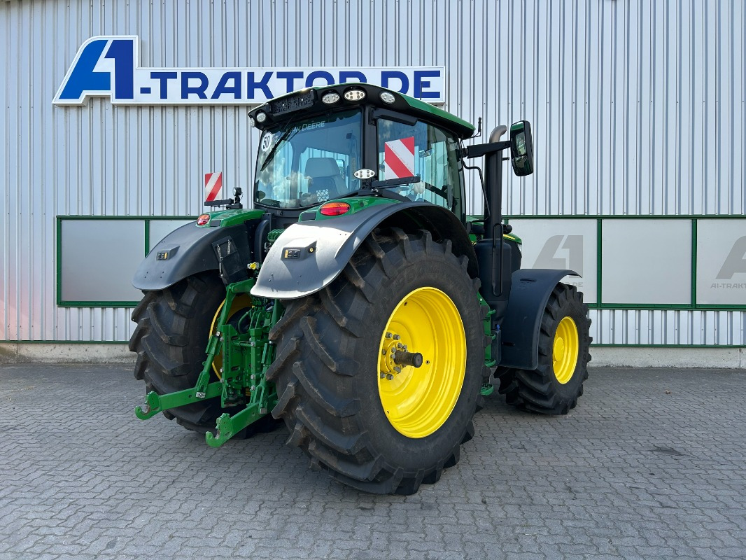 John Deere 6R 215 - Farm tractor: picture 2 John Deere 6R 215 - Farm tractor: picture 2