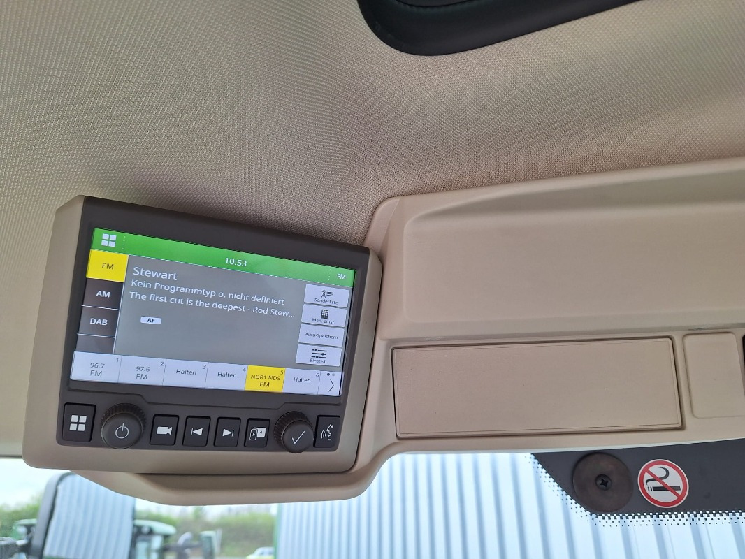 John Deere 6R 230 **MIETRÜCKLÄUFER** - Farm tractor: picture 3 John Deere 6R 230 **MIETRÜCKLÄUFER** - Farm tractor: picture 3