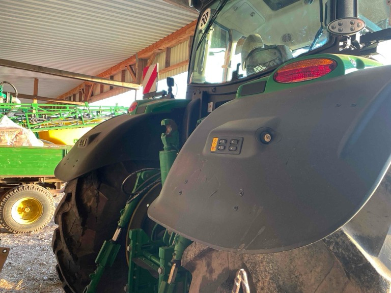 John Deere 6R 250 - Farm tractor: picture 3 John Deere 6R 250 - Farm tractor: picture 3