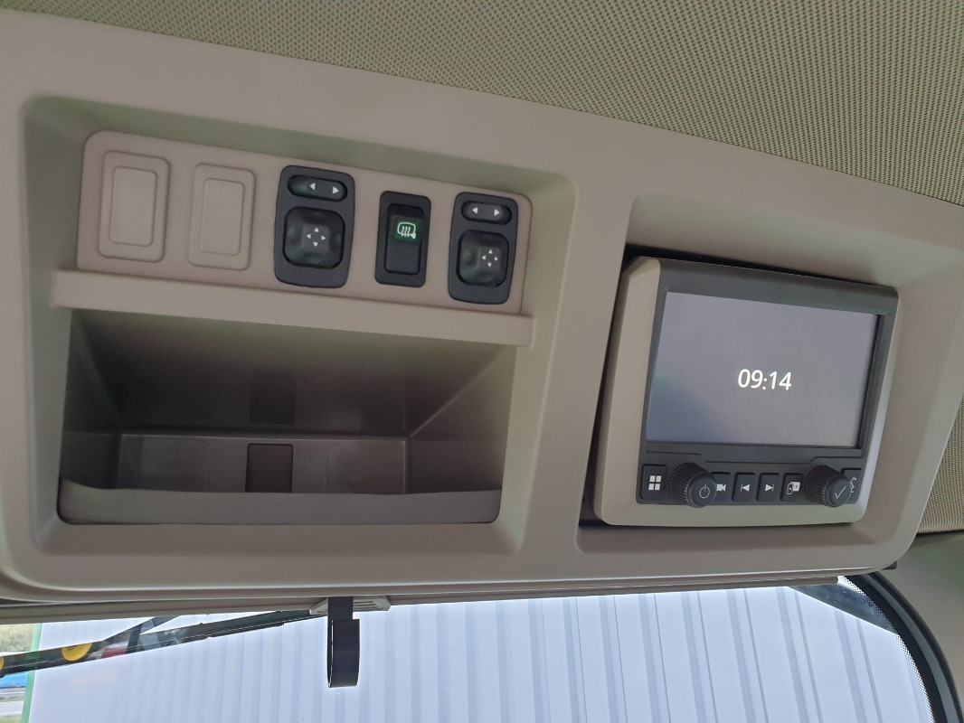 John Deere 7R 330 **MIETRÜCKLÄUFER** - Farm tractor: picture 3 John Deere 7R 330 **MIETRÜCKLÄUFER** - Farm tractor: picture 3