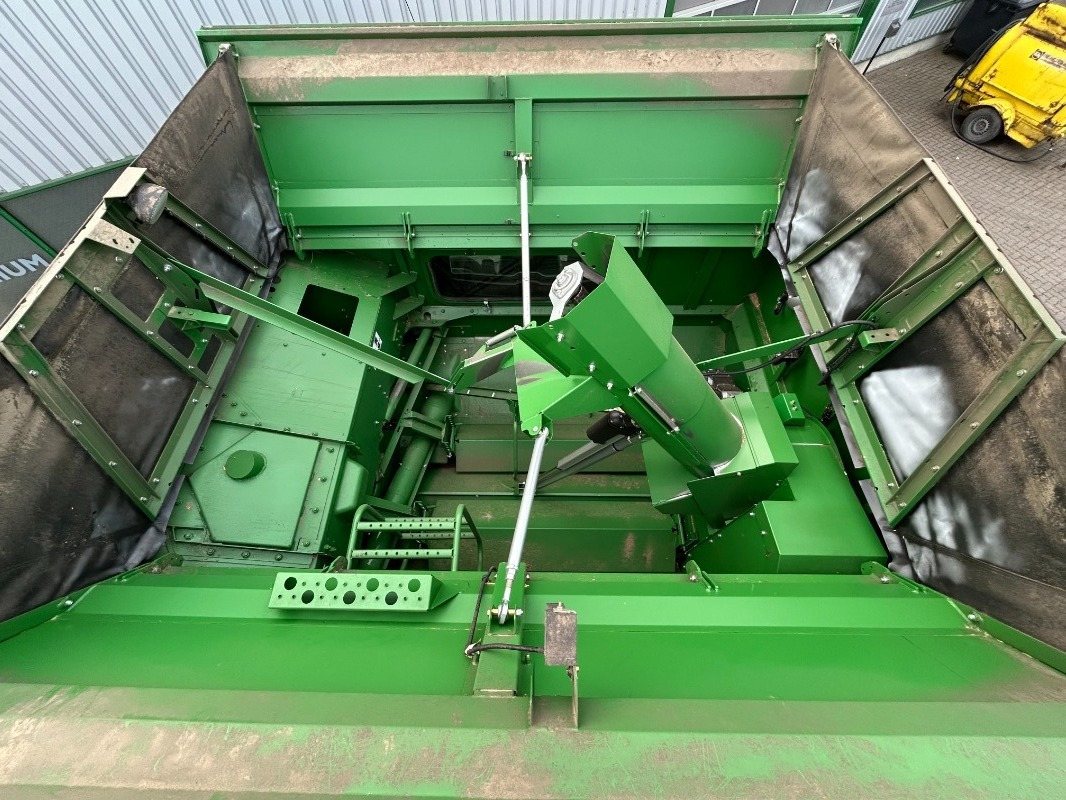 John Deere T560 - Combine harvester: picture 4 John Deere T560 - Combine harvester: picture 4