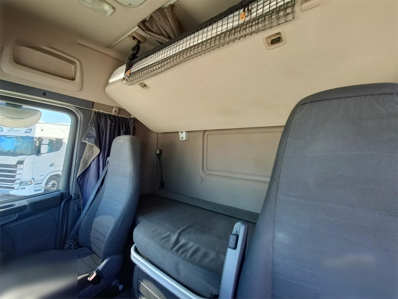 SCANIA R490 - Tractor unit: picture 5 SCANIA R490 - Tractor unit: picture 5