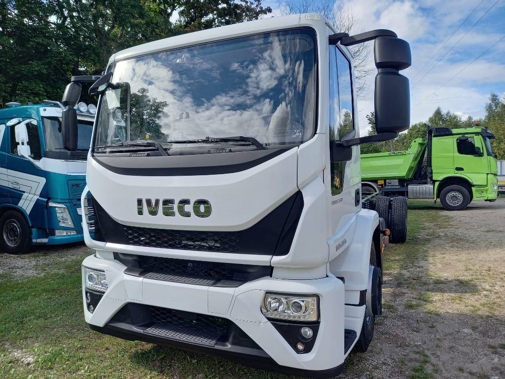 Iveco Eurocargo ML180E/FP,4x2, NEW, NOT USED - Cab chassis truck: picture 4 Iveco Eurocargo ML180E/FP,4x2, NEW, NOT USED - Cab chassis truck: picture 4