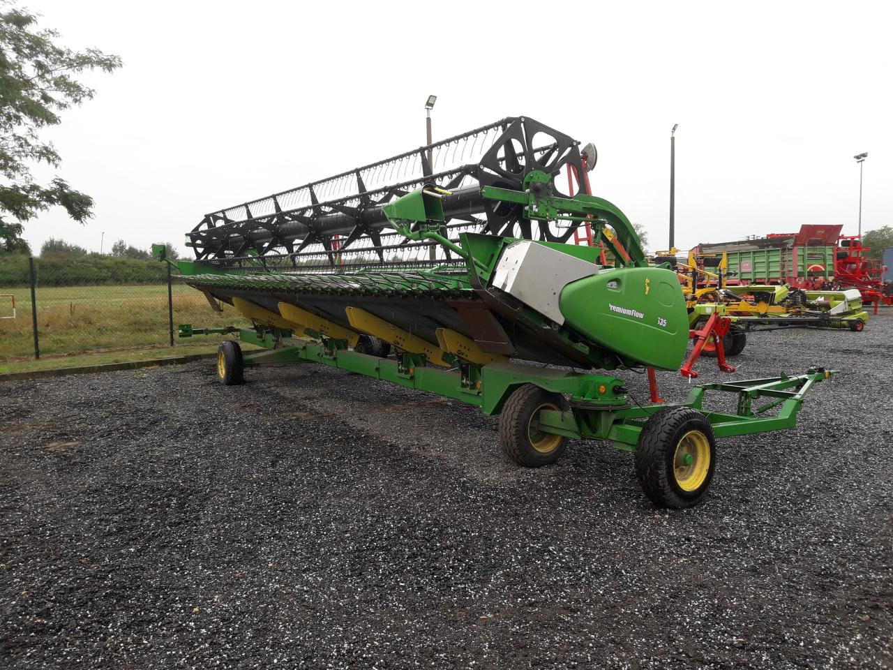 John Deere 635 Premium Flow - Forage harvester attachment: picture 1 John Deere 635 Premium Flow - Forage harvester attachment: picture 1