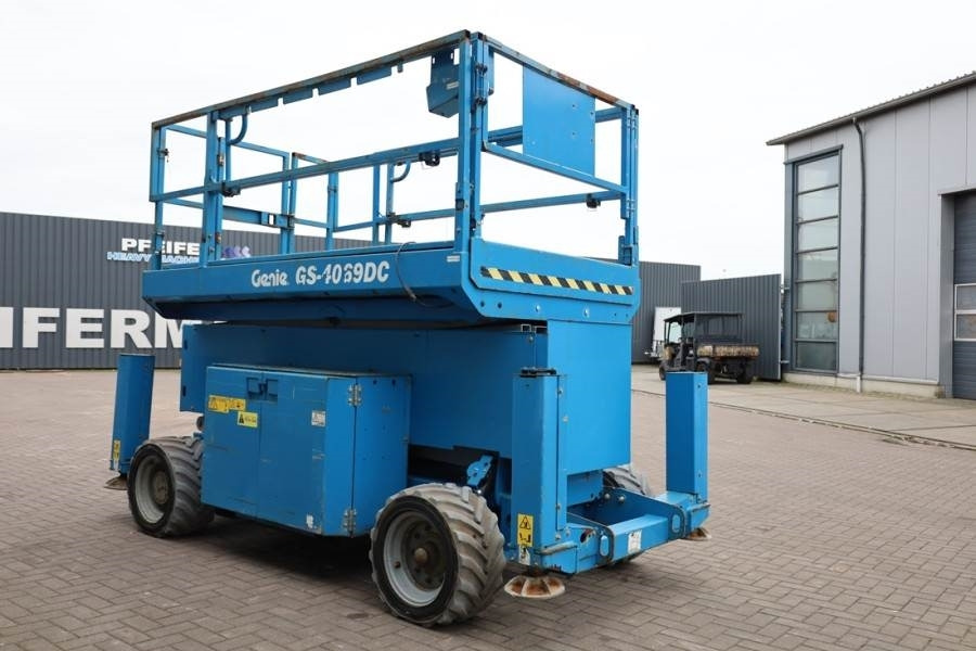 Scissor lift Genie GS4069 Electric, 14m Working Height, 363kg Capacit: picture 7 Scissor lift Genie GS4069 Electric, 14m Working Height, 363kg Capacit: picture 7