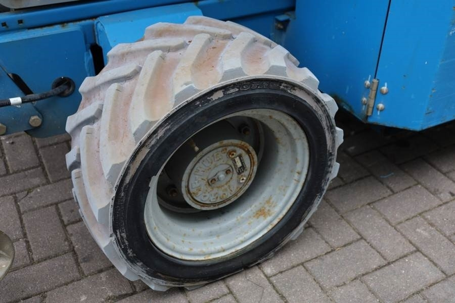 Scissor lift Genie GS4069 Electric, 14m Working Height, 363kg Capacit: picture 12 Scissor lift Genie GS4069 Electric, 14m Working Height, 363kg Capacit: picture 12