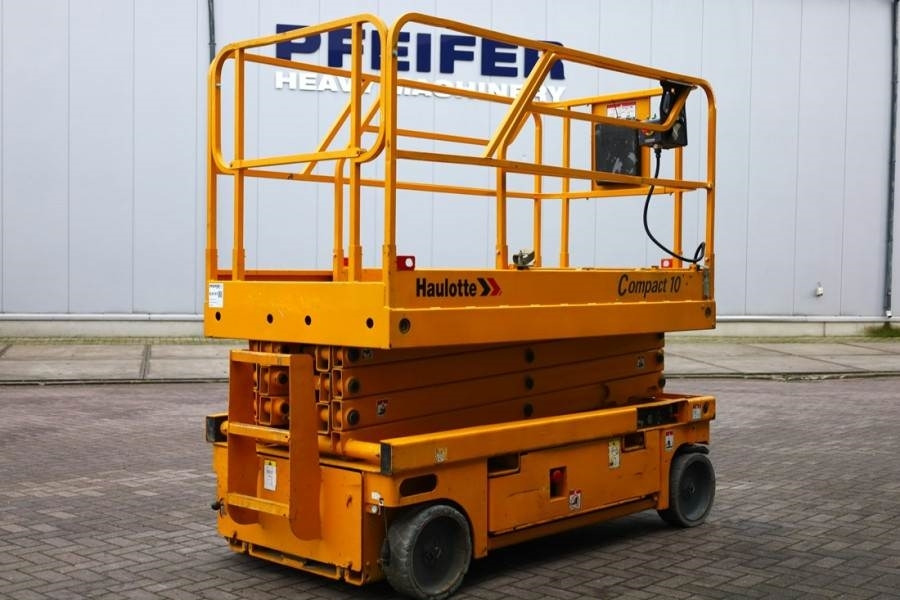 Haulotte Compact 10 Electric, 10m Working Height, 450kg Cap - Scissor lift: picture 2 Haulotte Compact 10 Electric, 10m Working Height, 450kg Cap - Scissor lift: picture 2