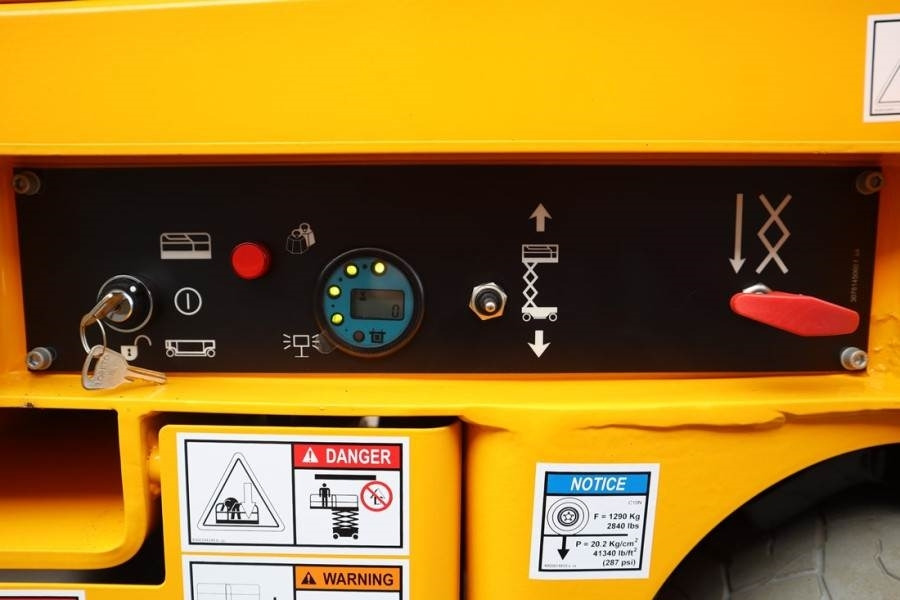 Haulotte Compact 10N Valid Inspection, *Guarantee! 10m Work  - Scissor lift: picture 3 Haulotte Compact 10N Valid Inspection, *Guarantee! 10m Work  - Scissor lift: picture 3
