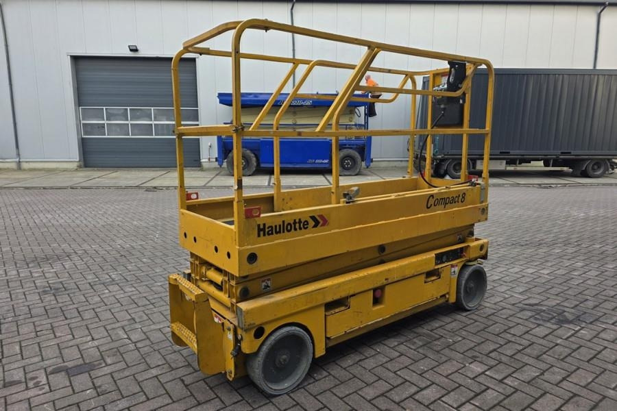 Haulotte Compact 8 Electric, 8.2m Working Height, 350kg Cap - Scissor lift: picture 2 Haulotte Compact 8 Electric, 8.2m Working Height, 350kg Cap - Scissor lift: picture 2