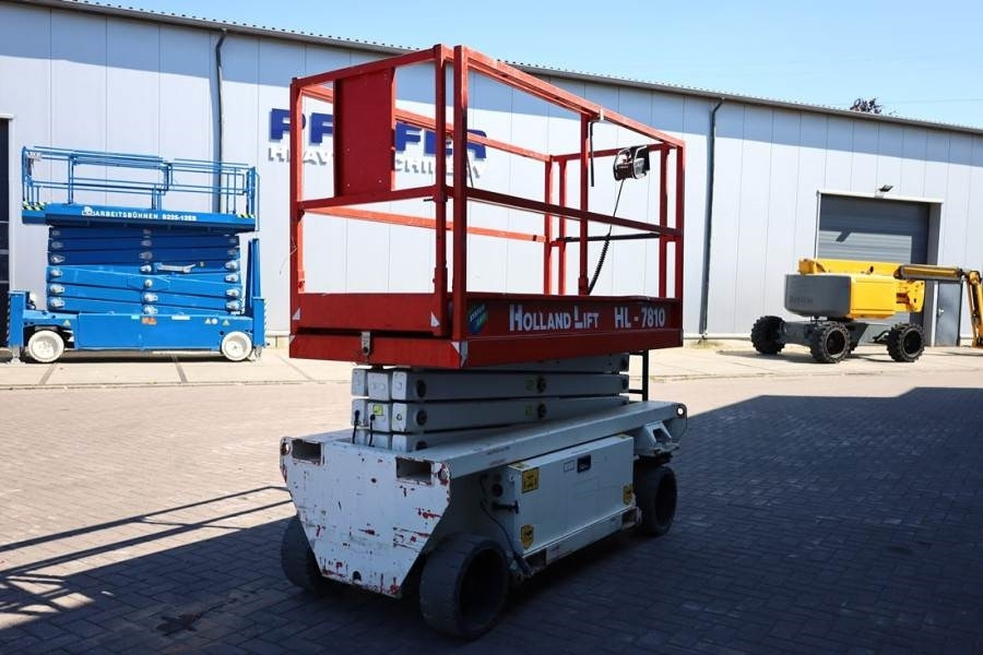 Holland Lift Ecostar HL-7810 Electric, 10m Working Height, 450k - Scissor lift: picture 2 Holland Lift Ecostar HL-7810 Electric, 10m Working Height, 450k - Scissor lift: picture 2