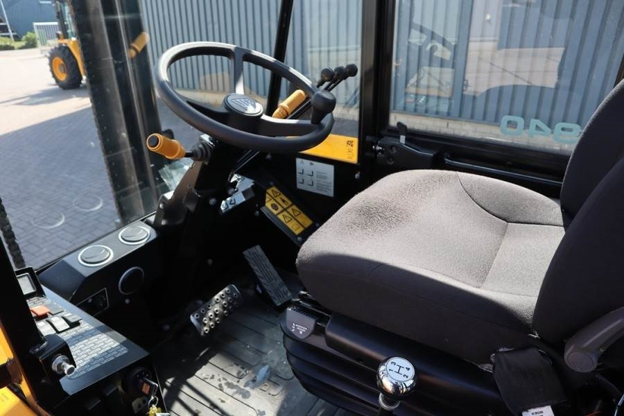 JCB 940-4 T4 Valid inspection, *Guarantee! Diesel, 4x4 - Rough terrain forklift: picture 3 JCB 940-4 T4 Valid inspection, *Guarantee! Diesel, 4x4 - Rough terrain forklift: picture 3