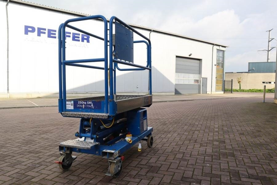 JLG Power Tower Electric, 5.10m Working Height, 250kg - Articulated boom: picture 2 JLG Power Tower Electric, 5.10m Working Height, 250kg - Articulated boom: picture 2