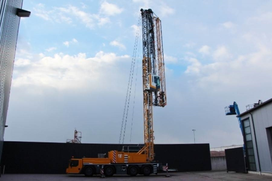 Liebherr MK88 Plus Valid Inspection, 45 m Flight, 8t Cap, P - Tower crane: picture 2 Liebherr MK88 Plus Valid Inspection, 45 m Flight, 8t Cap, P - Tower crane: picture 2