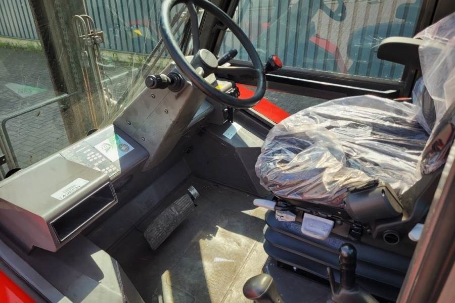 Manitou M30-4 Valid Inspection, *Guarantee, Diesel, 4x4 Dr - Rough terrain forklift: picture 3 Manitou M30-4 Valid Inspection, *Guarantee, Diesel, 4x4 Dr - Rough terrain forklift: picture 3