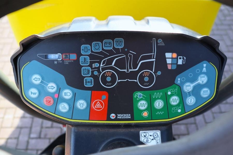 Wacker Neuson RD28-120 Diesel, Front And Rear Vibrating Smooth D - Road roller: picture 4 Wacker Neuson RD28-120 Diesel, Front And Rear Vibrating Smooth D - Road roller: picture 4